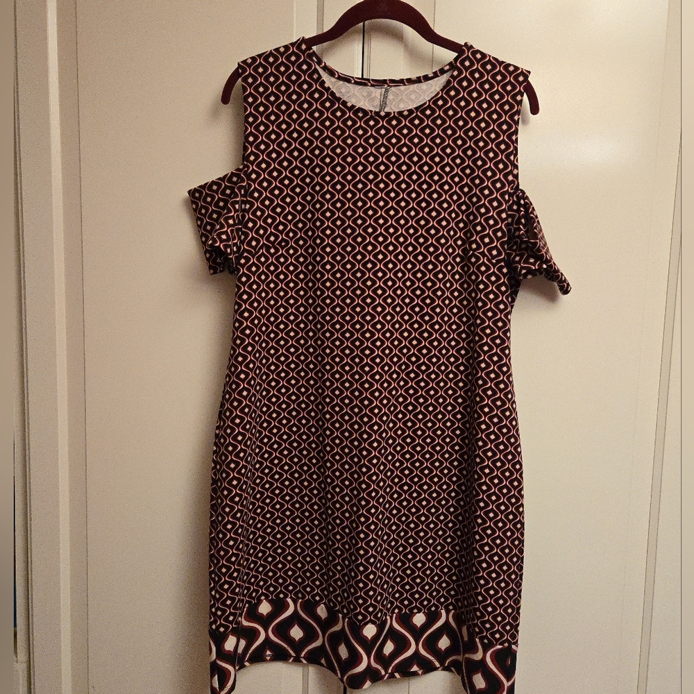 Black and Red Patterned Cold Shoulder Bodycon Dress